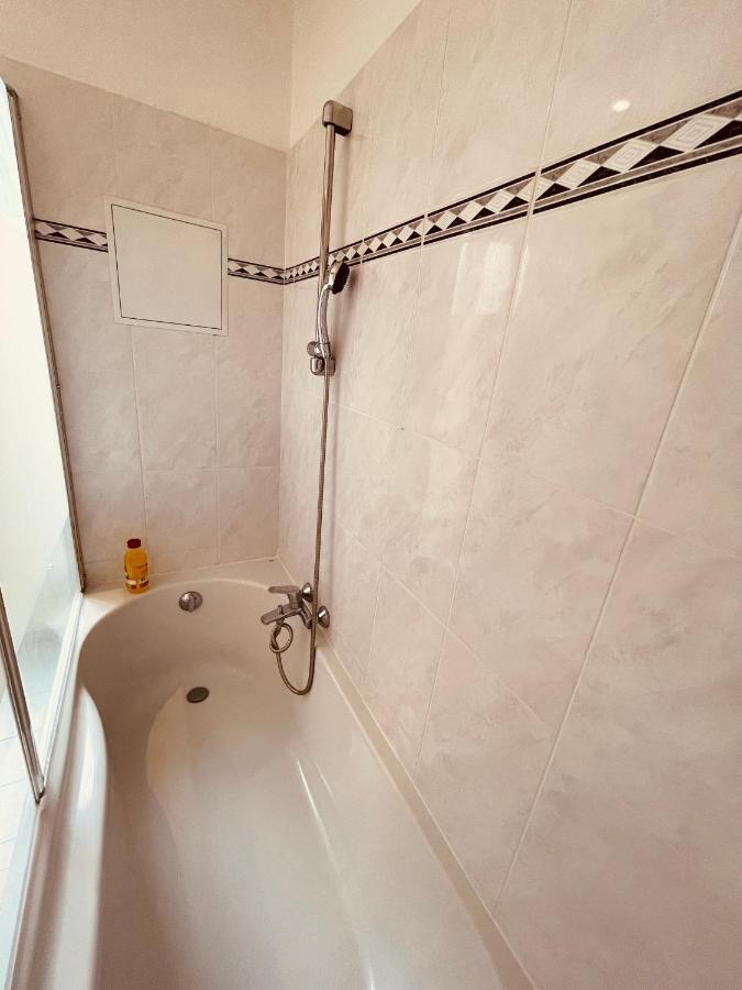 Nice Renting - Paganini - Spacious Apartment - 2 Bedrooms - King Bed - Bathtub - Heart Of Nisa Exterior foto